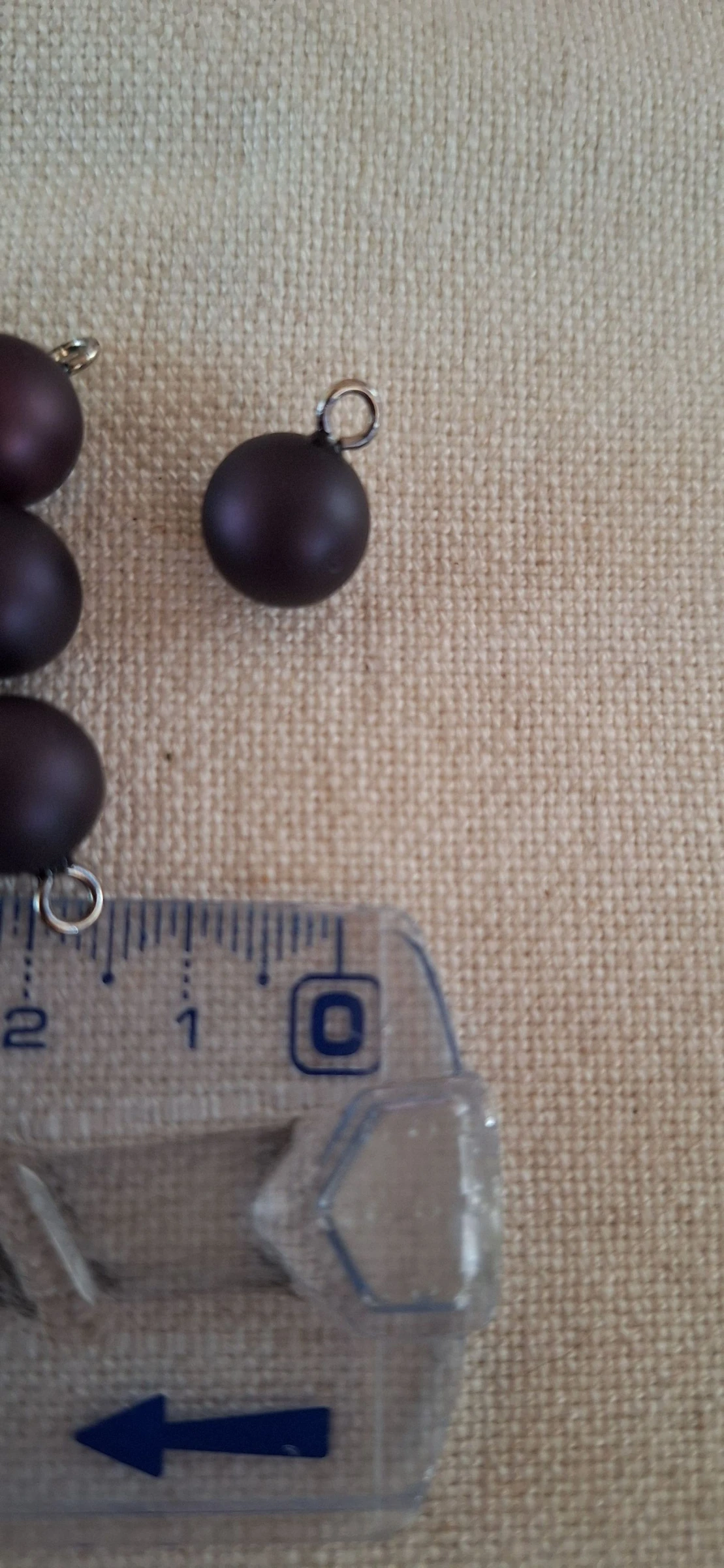 10 boutons 7 mm à coudre imitation perles de culture bleu marine 